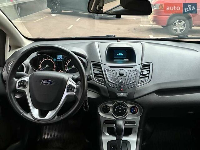 Красный Форд Фиеста, объемом двигателя 1.6 л и пробегом 251 тыс. км за 6900 $, фото 16 на Automoto.ua