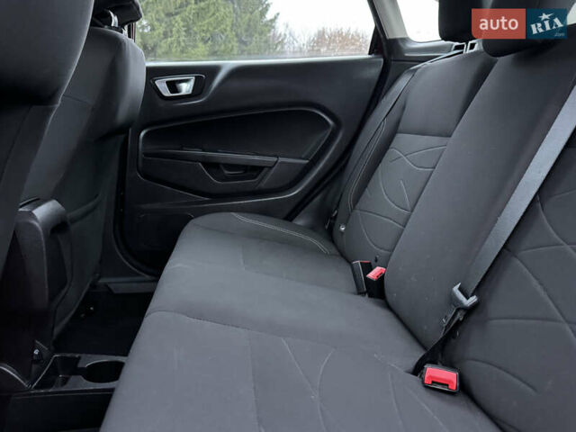 Красный Форд Фиеста, объемом двигателя 1.6 л и пробегом 150 тыс. км за 6599 $, фото 49 на Automoto.ua