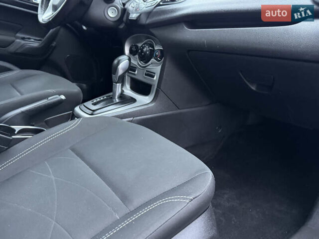 Красный Форд Фиеста, объемом двигателя 1.6 л и пробегом 150 тыс. км за 6599 $, фото 39 на Automoto.ua