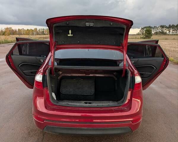 Красный Форд Фиеста, объемом двигателя 1.6 л и пробегом 122 тыс. км за 7500 $, фото 17 на Automoto.ua