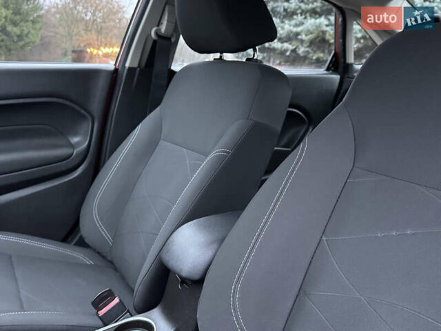 Красный Форд Фиеста, объемом двигателя 1.6 л и пробегом 150 тыс. км за 6599 $, фото 60 на Automoto.ua