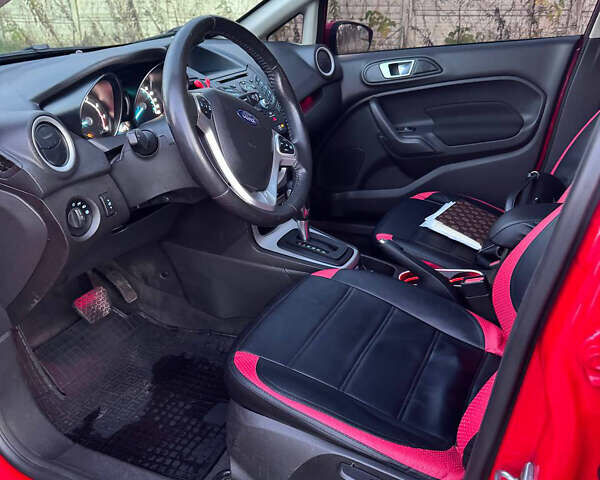 Красный Форд Фиеста, объемом двигателя 1.6 л и пробегом 138 тыс. км за 7000 $, фото 11 на Automoto.ua