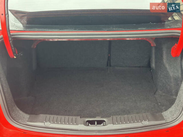 Красный Форд Фиеста, объемом двигателя 1.6 л и пробегом 174 тыс. км за 7499 $, фото 16 на Automoto.ua