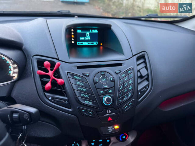 Красный Форд Фиеста, объемом двигателя 1.6 л и пробегом 138 тыс. км за 7000 $, фото 8 на Automoto.ua