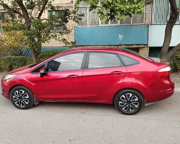 Красный Форд Фиеста, объемом двигателя 1.6 л и пробегом 123 тыс. км за 7200 $, фото 1 на Automoto.ua