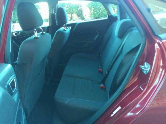 Червоний Форд Фієста, об'ємом двигуна 1.6 л та пробігом 113 тис. км за 2500 $, фото 15 на Automoto.ua