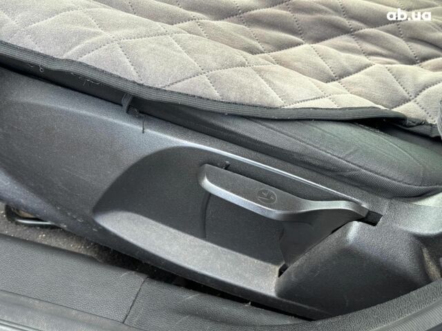 Форд Фиеста 2016 в Виннице на Automoto.ua Красный Форд Фиеста, объемом двигателя 1.6 л и пробегом 136 тыс. км за 7690 $, фото 15 на Automoto.ua