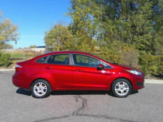 Червоний Форд Фієста, об'ємом двигуна 1.6 л та пробігом 113 тис. км за 2500 $, фото 3 на Automoto.ua