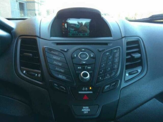 Червоний Форд Фієста, об'ємом двигуна 1.6 л та пробігом 113 тис. км за 2500 $, фото 9 на Automoto.ua