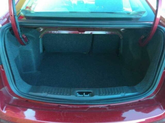 Червоний Форд Фієста, об'ємом двигуна 1.6 л та пробігом 113 тис. км за 2500 $, фото 8 на Automoto.ua