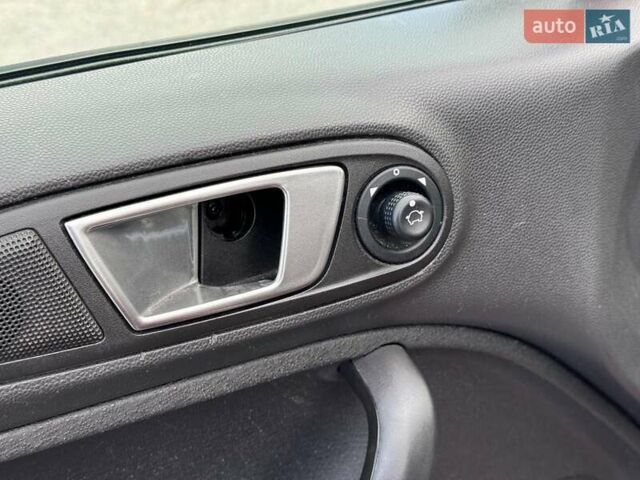 Форд Фиеста 2016 в Виннице на Automoto.ua Красный Форд Фиеста, объемом двигателя 1.6 л и пробегом 136 тыс. км за 7690 $, фото 13 на Automoto.ua