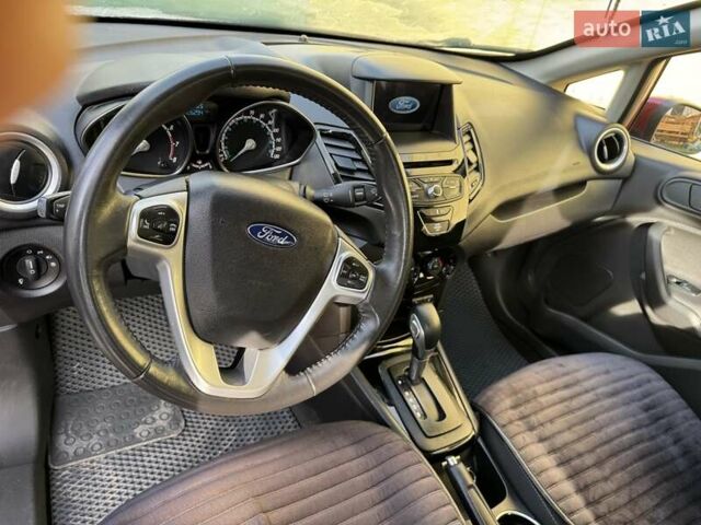 Красный Форд Фиеста, объемом двигателя 1.6 л и пробегом 125 тыс. км за 8500 $, фото 12 на Automoto.ua