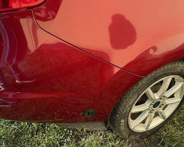 Красный Форд Фиеста, объемом двигателя 1.6 л и пробегом 125 тыс. км за 8500 $, фото 8 на Automoto.ua