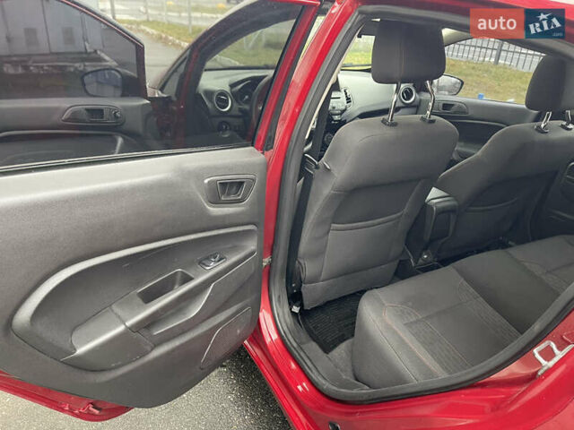 Красный Форд Фиеста, объемом двигателя 1.6 л и пробегом 122 тыс. км за 8400 $, фото 11 на Automoto.ua