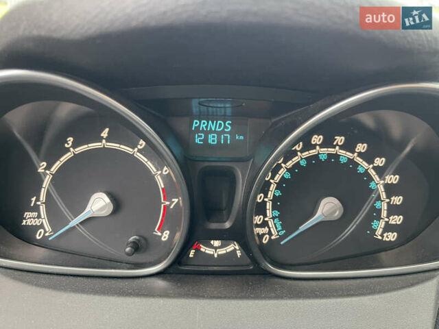 Красный Форд Фиеста, объемом двигателя 1.6 л и пробегом 122 тыс. км за 8400 $, фото 6 на Automoto.ua