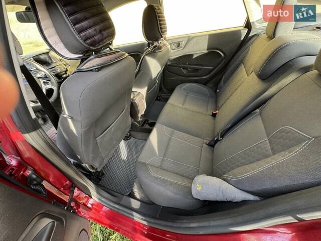 Красный Форд Фиеста, объемом двигателя 1.6 л и пробегом 125 тыс. км за 8500 $, фото 10 на Automoto.ua
