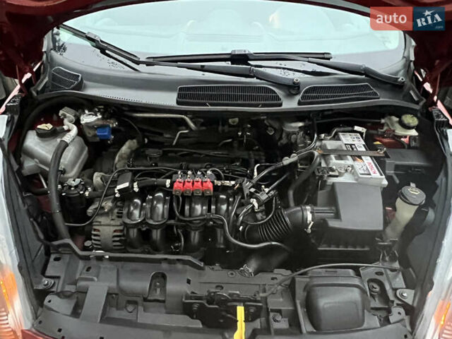 Красный Форд Фиеста, объемом двигателя 1.6 л и пробегом 140 тыс. км за 6800 $, фото 4 на Automoto.ua