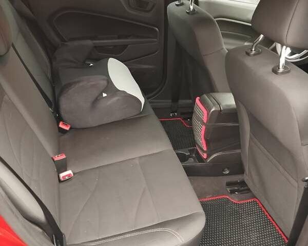 Красный Форд Фиеста, объемом двигателя 1.6 л и пробегом 92 тыс. км за 9100 $, фото 9 на Automoto.ua