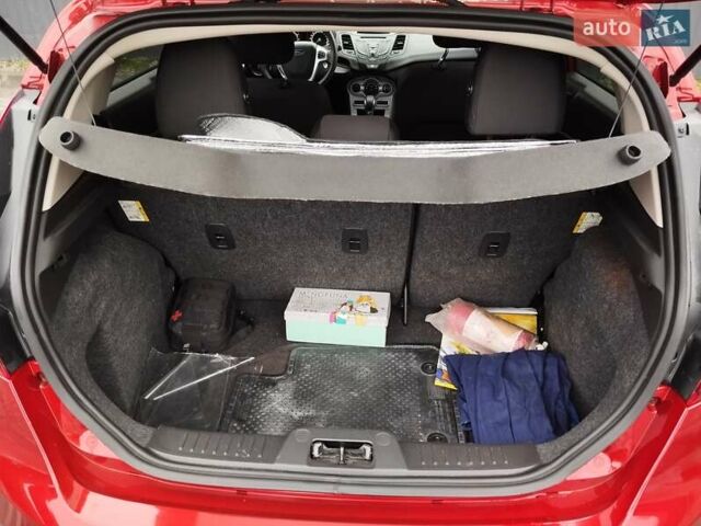 Красный Форд Фиеста, объемом двигателя 1.6 л и пробегом 92 тыс. км за 9100 $, фото 6 на Automoto.ua