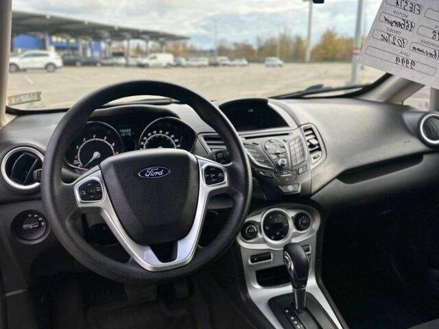 Красный Форд Фиеста, объемом двигателя 0 л и пробегом 102 тыс. км за 9999 $, фото 5 на Automoto.ua