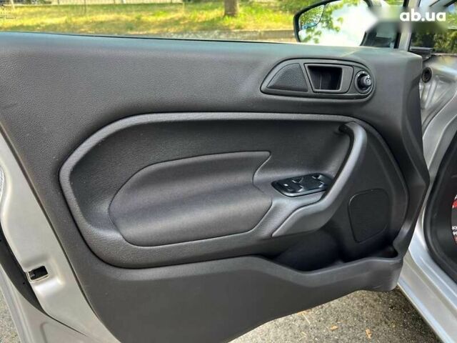 Форд Фиеста, объемом двигателя 1.6 л и пробегом 46 тыс. км за 8500 $, фото 20 на Automoto.ua