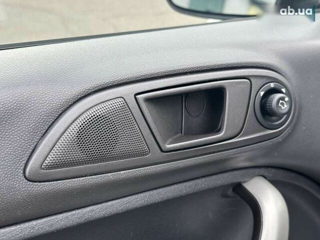 Форд Фиеста, объемом двигателя 1.6 л и пробегом 118 тыс. км за 7490 $, фото 17 на Automoto.ua