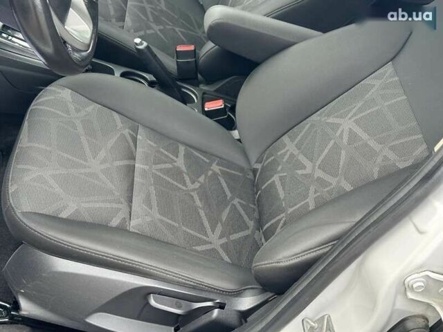 Форд Фиеста, объемом двигателя 1.6 л и пробегом 118 тыс. км за 7490 $, фото 18 на Automoto.ua