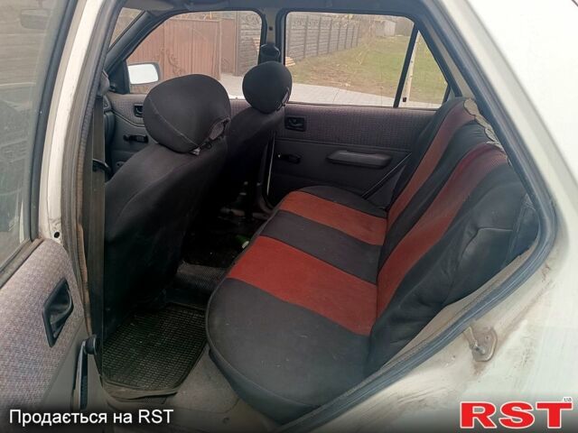 Форд Фиеста, объемом двигателя 18 л и пробегом 0 тыс. км за 1000 $, фото 3 на Automoto.ua