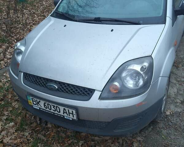 Форд Фієста, об'ємом двигуна 1.4 л та пробігом 163 тис. км за 3500 $, фото 4 на Automoto.ua