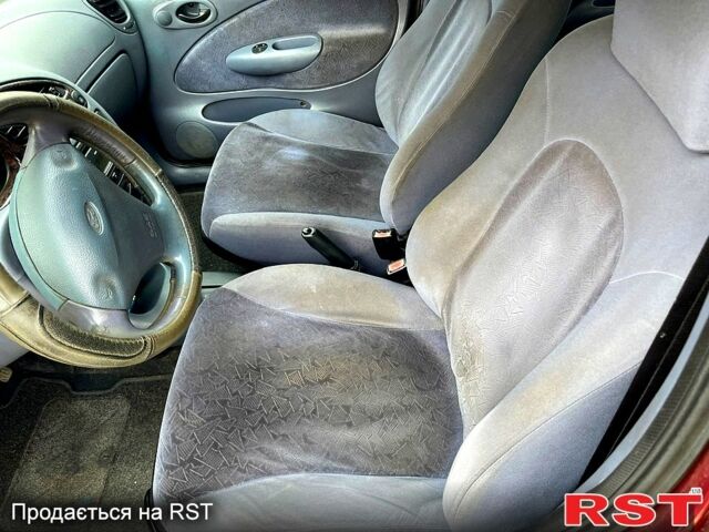 Форд Фиеста, объемом двигателя 1.3 л и пробегом 300 тыс. км за 650 $, фото 3 на Automoto.ua