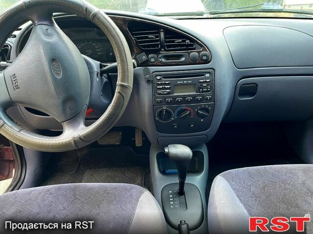 Форд Фиеста, объемом двигателя 1.3 л и пробегом 300 тыс. км за 650 $, фото 2 на Automoto.ua