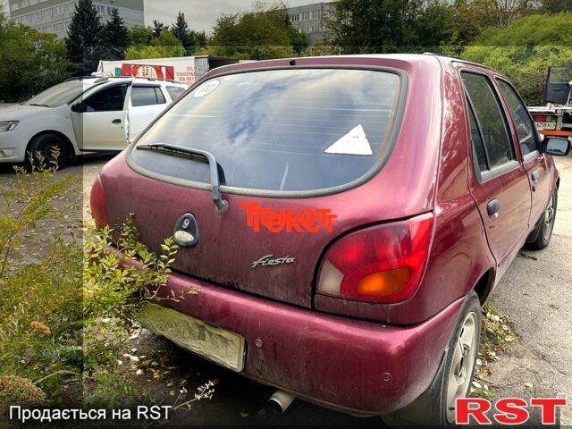 Форд Фиеста, объемом двигателя 1.3 л и пробегом 300 тыс. км за 650 $, фото 6 на Automoto.ua
