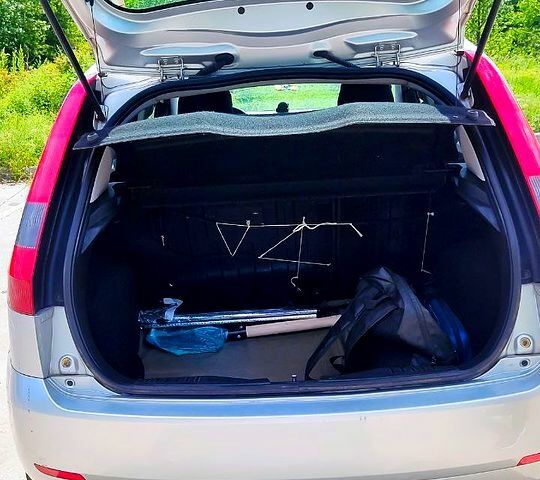 Форд Фиеста, объемом двигателя 1.4 л и пробегом 205 тыс. км за 3600 $, фото 3 на Automoto.ua