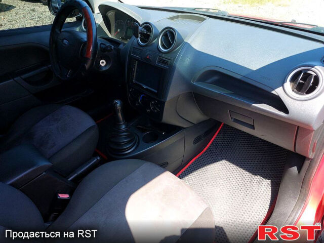 Форд Фиеста, объемом двигателя 1.3 л и пробегом 252 тыс. км за 3700 $, фото 13 на Automoto.ua
