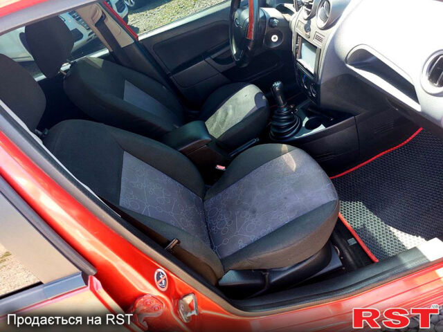 Форд Фиеста, объемом двигателя 1.3 л и пробегом 252 тыс. км за 3700 $, фото 7 на Automoto.ua