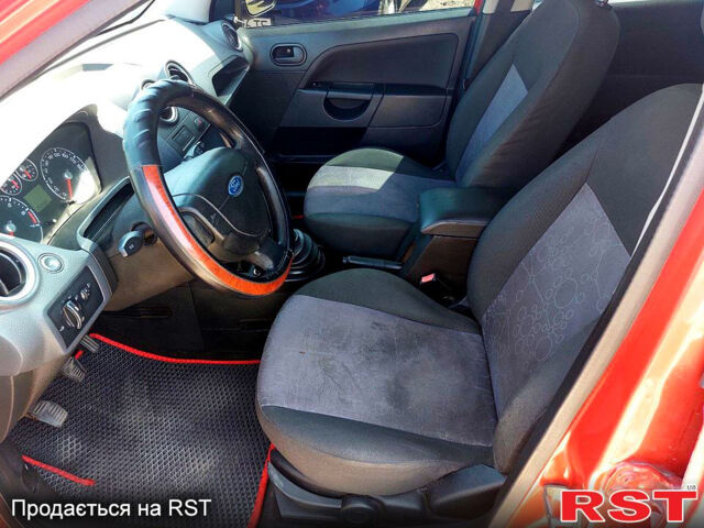 Форд Фиеста, объемом двигателя 1.3 л и пробегом 252 тыс. км за 3700 $, фото 11 на Automoto.ua