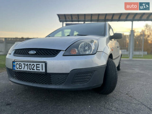 Форд Фиеста, объемом двигателя 1.4 л и пробегом 240 тыс. км за 3399 $, фото 2 на Automoto.ua
