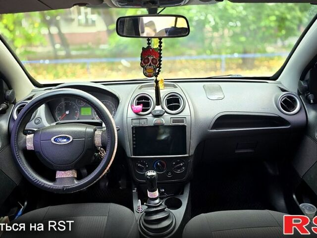 Форд Фиеста, объемом двигателя 1.4 л и пробегом 316 тыс. км за 3800 $, фото 2 на Automoto.ua