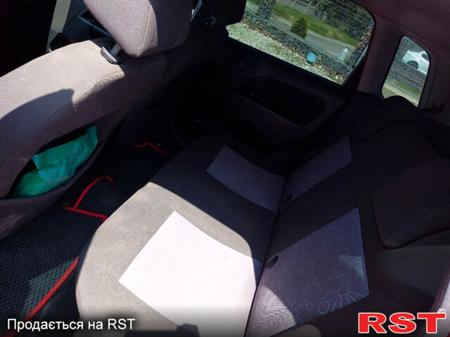 Форд Фиеста, объемом двигателя 1.3 л и пробегом 252 тыс. км за 3700 $, фото 9 на Automoto.ua