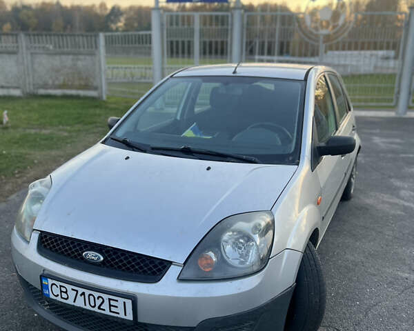Форд Фиеста, объемом двигателя 1.4 л и пробегом 240 тыс. км за 3399 $, фото 3 на Automoto.ua