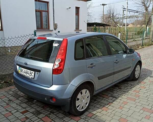 Форд Фиеста, объемом двигателя 1.3 л и пробегом 87 тыс. км за 4600 $, фото 3 на Automoto.ua