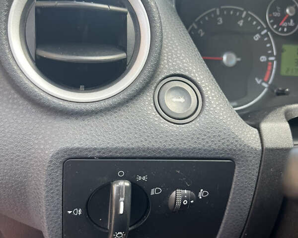 Форд Фієста, об'ємом двигуна 1.3 л та пробігом 218 тис. км за 2599 $, фото 11 на Automoto.ua
