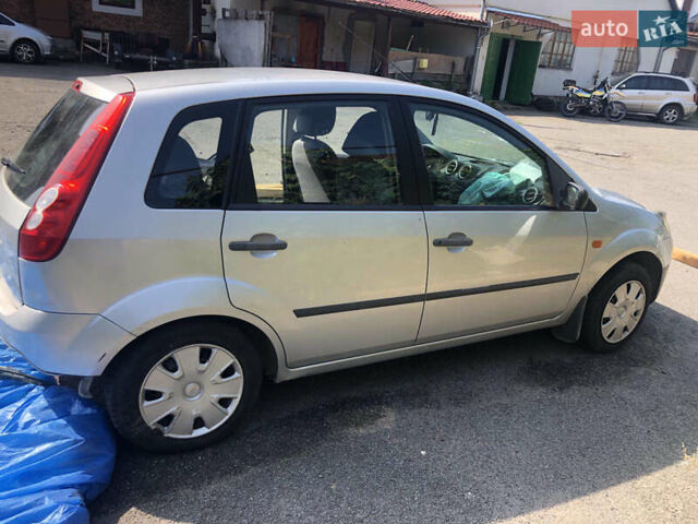 Форд Фиеста, объемом двигателя 1.2 л и пробегом 78 тыс. км за 3000 $, фото 7 на Automoto.ua