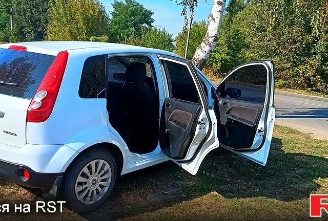 Форд Фієста, об'ємом двигуна 1.3 л та пробігом 210 тис. км за 3800 $, фото 3 на Automoto.ua