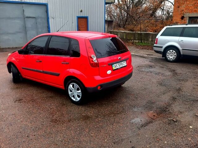Форд Фиеста, объемом двигателя 1.2 л и пробегом 150 тыс. км за 3999 $, фото 2 на Automoto.ua