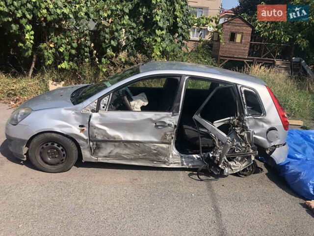 Форд Фиеста, объемом двигателя 1.2 л и пробегом 78 тыс. км за 3000 $, фото 10 на Automoto.ua