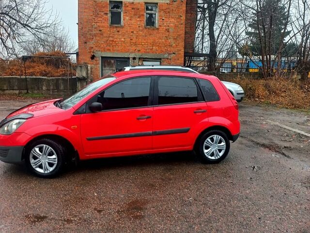 Форд Фиеста, объемом двигателя 1.2 л и пробегом 150 тыс. км за 3999 $, фото 1 на Automoto.ua