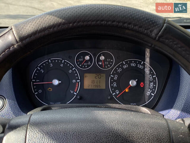 Форд Фиеста, объемом двигателя 1.24 л и пробегом 277 тыс. км за 3300 $, фото 14 на Automoto.ua