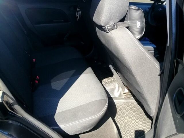 Форд Фиеста, объемом двигателя 1.4 л и пробегом 204 тыс. км за 4000 $, фото 4 на Automoto.ua