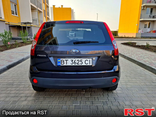 Форд Фиеста, объемом двигателя 1.4 л и пробегом 280 тыс. км за 3650 $, фото 5 на Automoto.ua